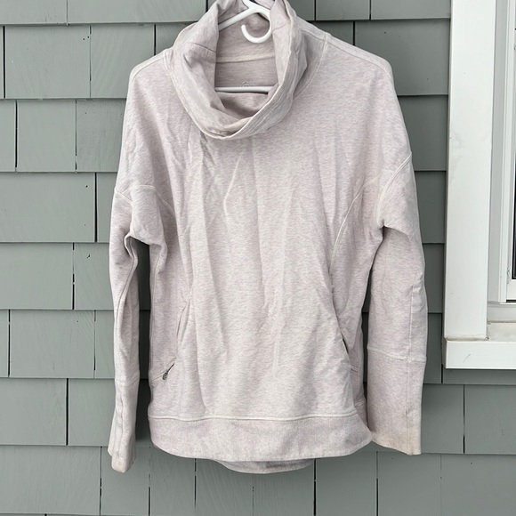Lululemon sweatshirt - Picture 1 of 4